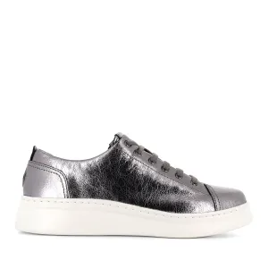 RUNNER UP K200645 L - GREY METALLIC LEATHER